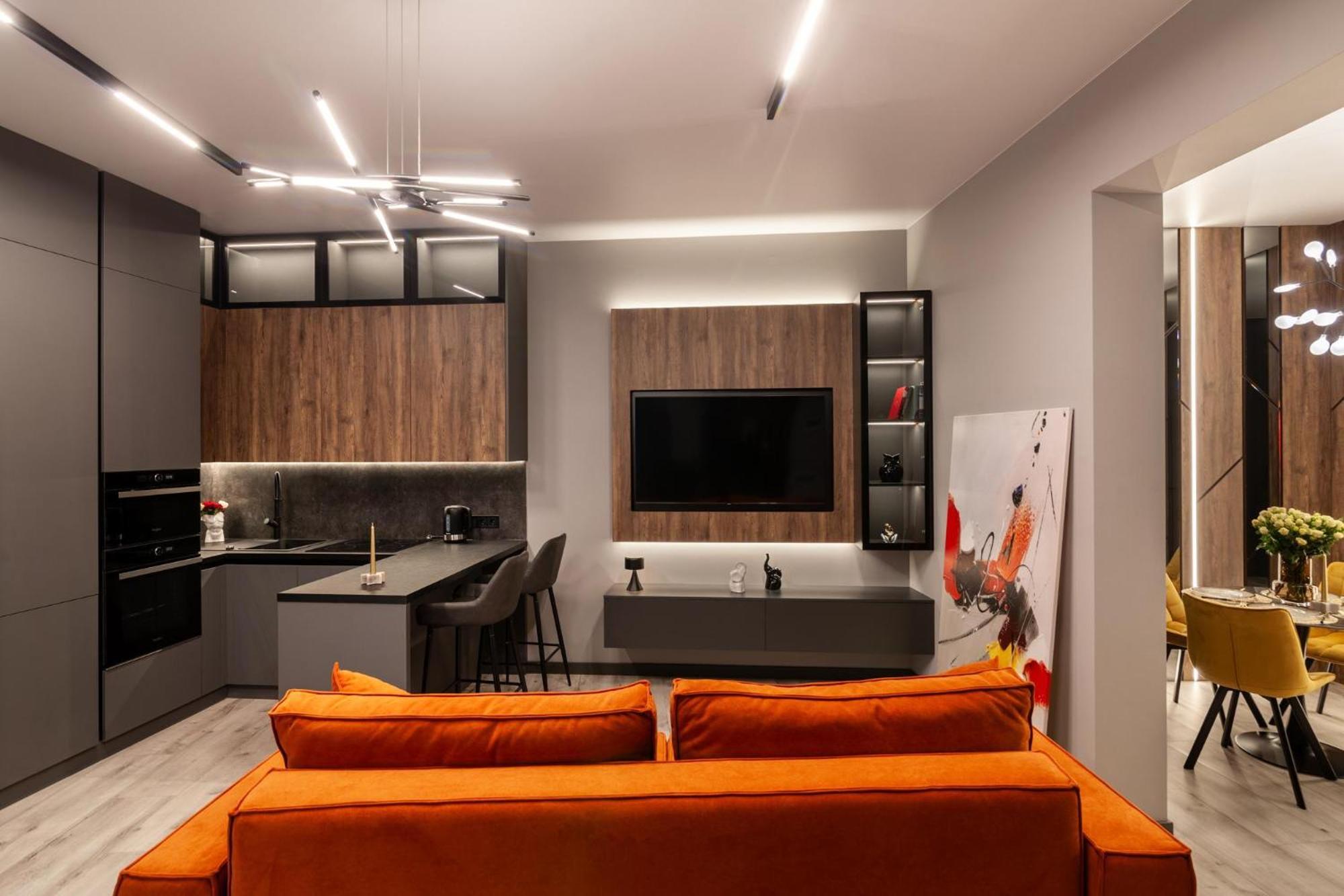 Royal Vip Jacuzzi Apart Lviv Bagian luar foto