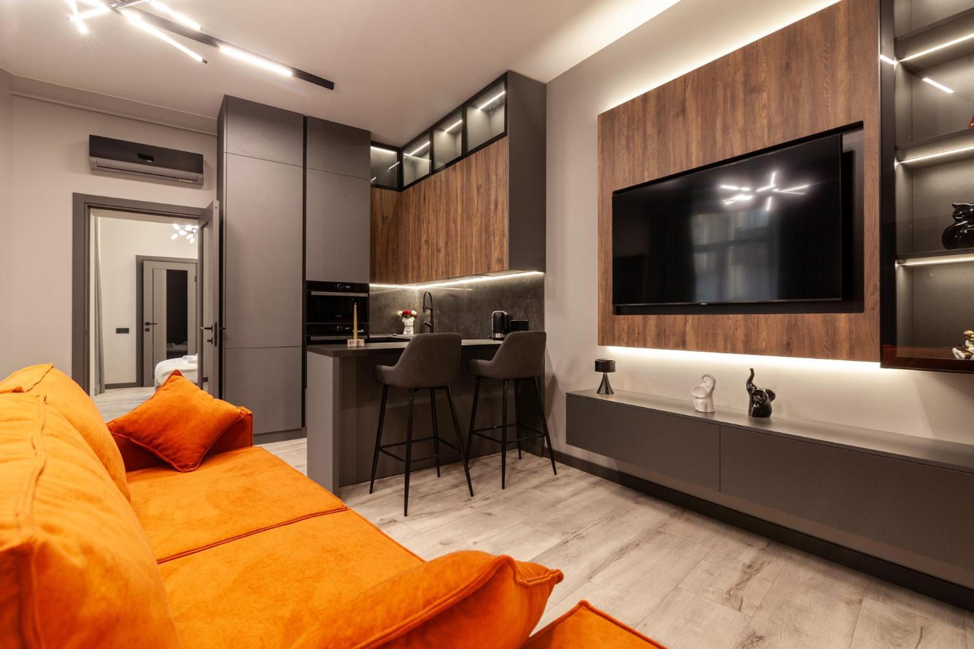 Royal Vip Jacuzzi Apart Lviv Bagian luar foto